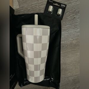 Brumate Tan Checkered Era 30oz (Limited Edition) w/Magnetic Straw Cover